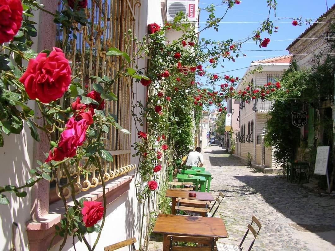 Nafpaktos Apartment And Studios In Port Exterior photo