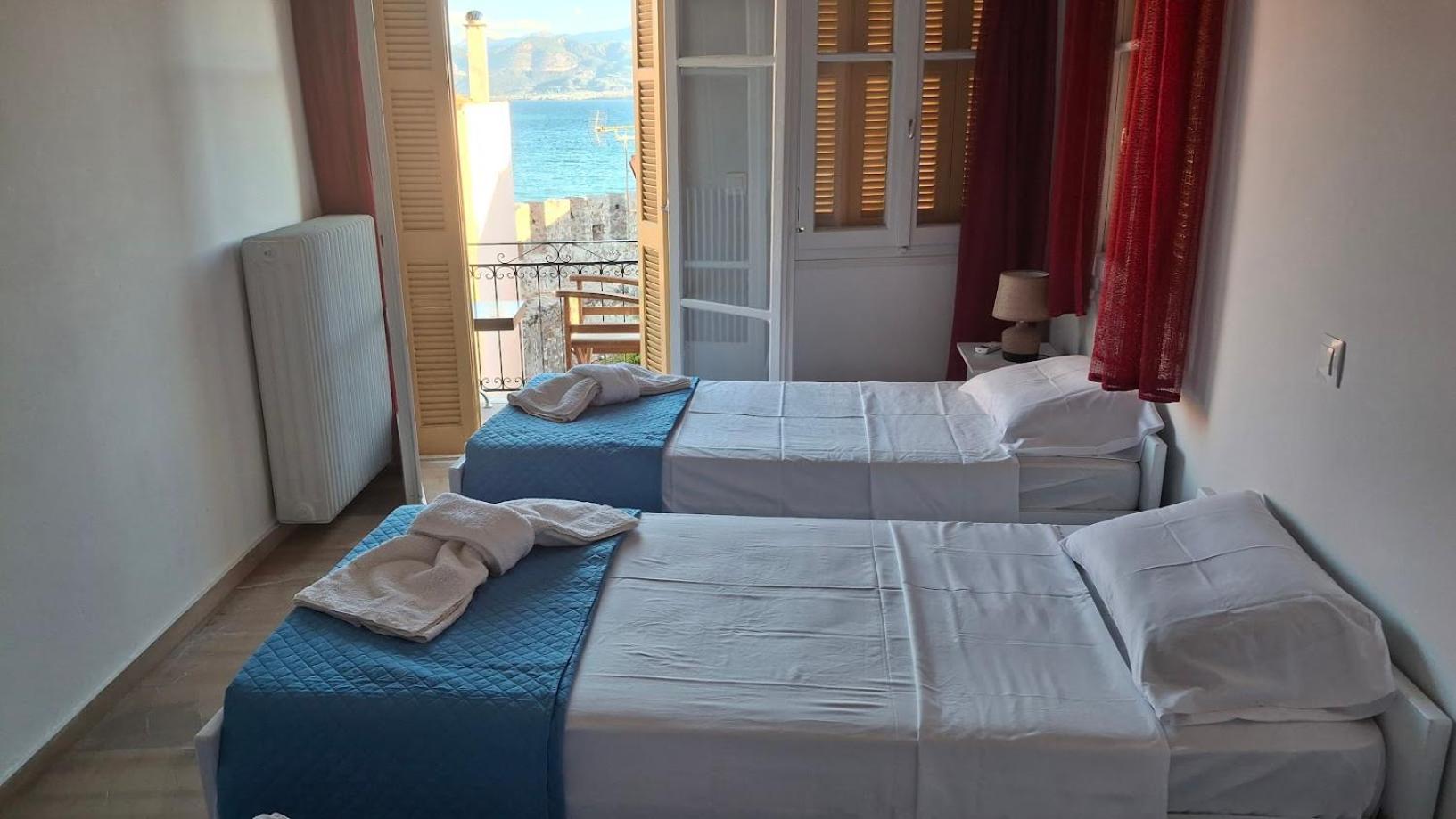 Nafpaktos Apartment And Studios In Port Exterior photo
